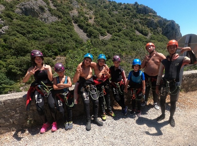 MECS LES TERRES ROUGES : Activités canyoning et spéléologie